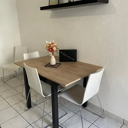 Le Petit Logis - Independent House Near Train Station & Center Cholet