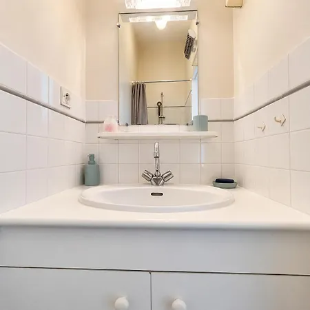 Le Petit Logis - Independent House Near Train Station & Center Cholet